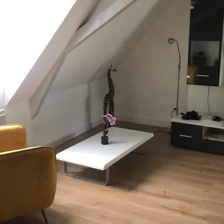 Avec Deux Sur Deux Etages Apartmán *